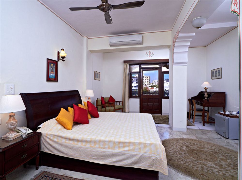 Hotel Meghniwas Dźajpur Zewnętrze zdjęcie